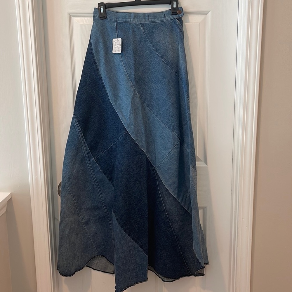 Beautiful fun FreePeople maxi shirt 42 inches long. Brand new never worn.